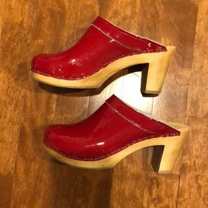 Sven high heel closed toe clogs
